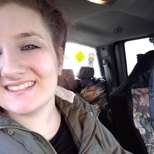 Meet your Posher, Kendra